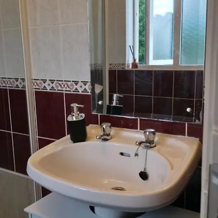 Queen With Ensuite Bathroom