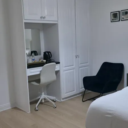 Queen With Ensuite Bathroom Dublín
